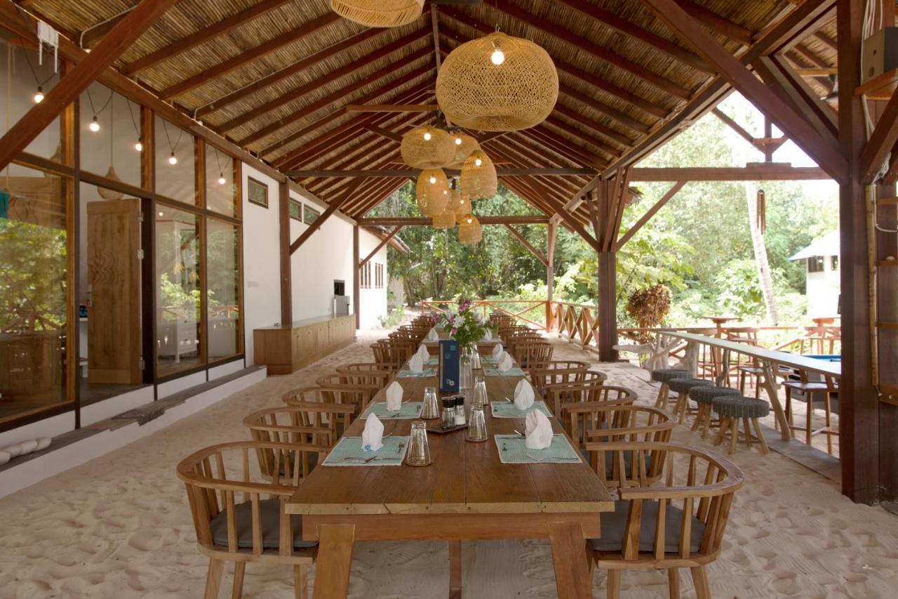 Metita Beach & Dive Resort Daruba ภายนอก รูปภาพ