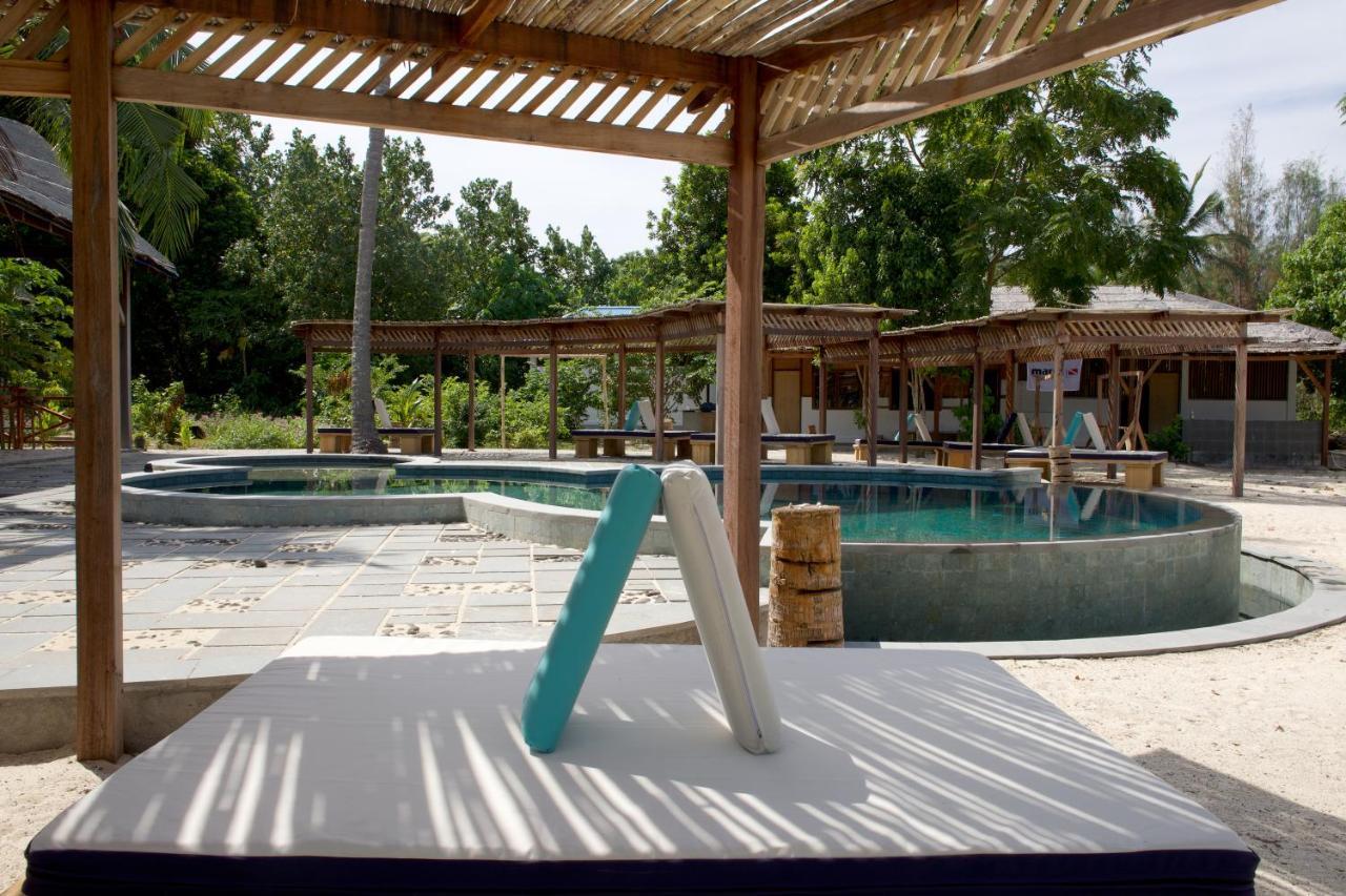 Metita Beach & Dive Resort Daruba ภายนอก รูปภาพ