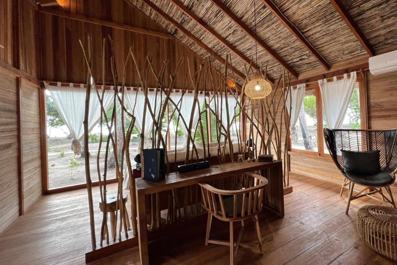 Metita Beach & Dive Resort Daruba ภายนอก รูปภาพ